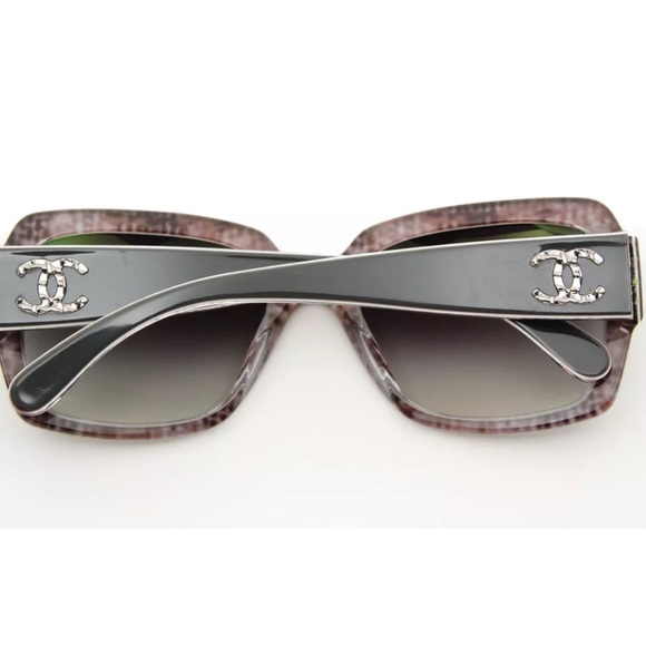 ‼️SOLD‼️CHANEL Sunglasses 5221 Black - Picture 4 of 12